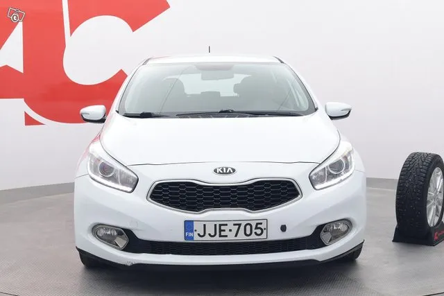 KIA Ceed 1,6 ISG EX 5D EcoDynamics - Lohkolämmitin & sisäp. / Vakkari / Bluetooth Image 8