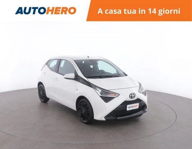 TOYOTA Aygo Connect 1.0 VVT-i 72 CV 5p. x-play Image 6