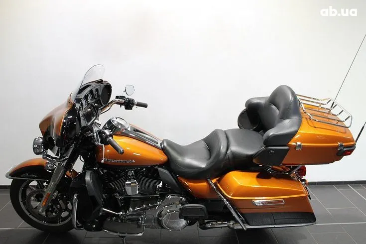 Harley-Davidson FLHTK Image 4